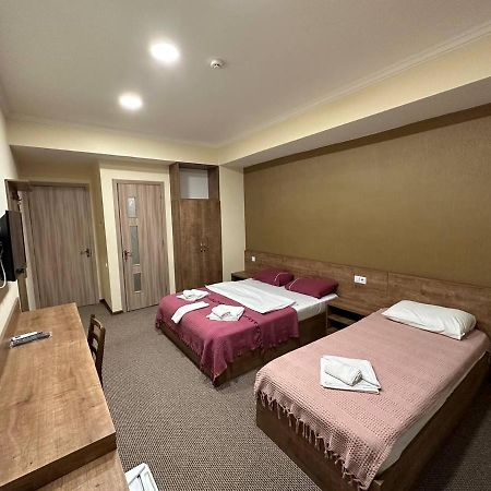 5 Rooms Near 300 Aragveli Metro Station Tbilisi Exteriér fotografie