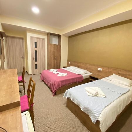 5 Rooms Near 300 Aragveli Metro Station Tbilisi Exteriér fotografie
