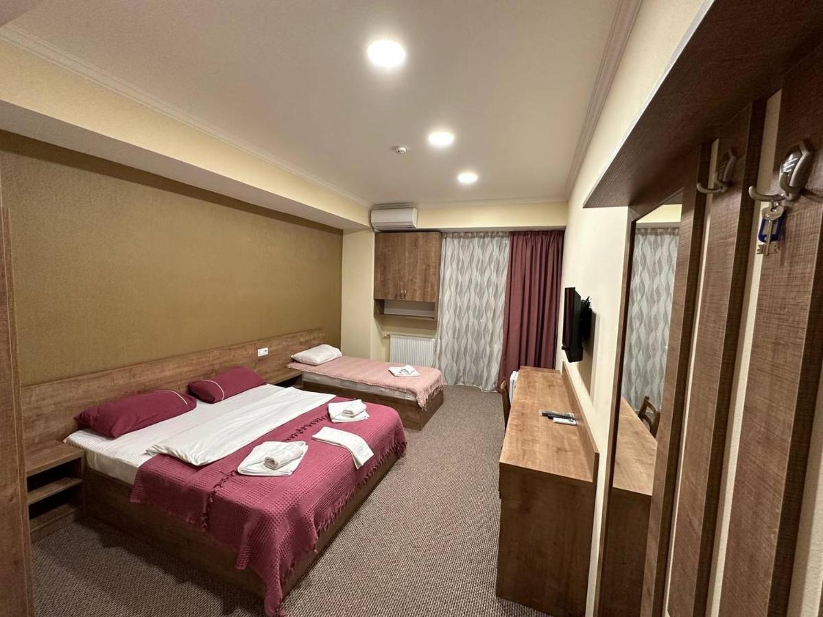 5 Rooms Near 300 Aragveli Metro Station Tbilisi Exteriér fotografie
