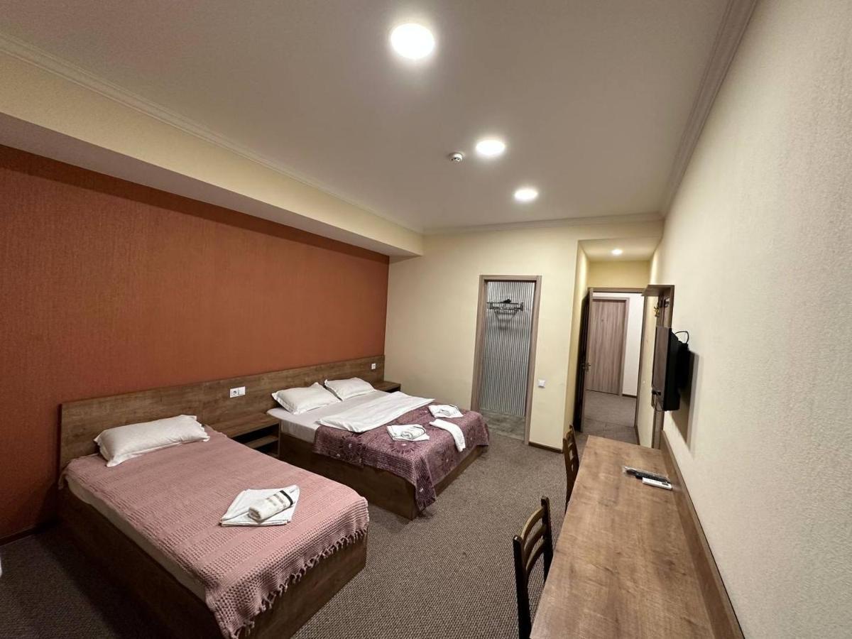 5 Rooms Near 300 Aragveli Metro Station Tbilisi Exteriér fotografie