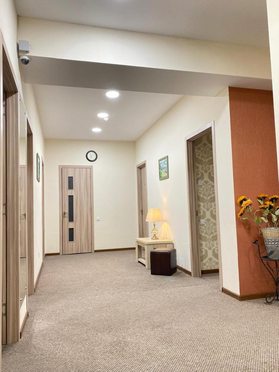 5 Rooms Near 300 Aragveli Metro Station Tbilisi Exteriér fotografie