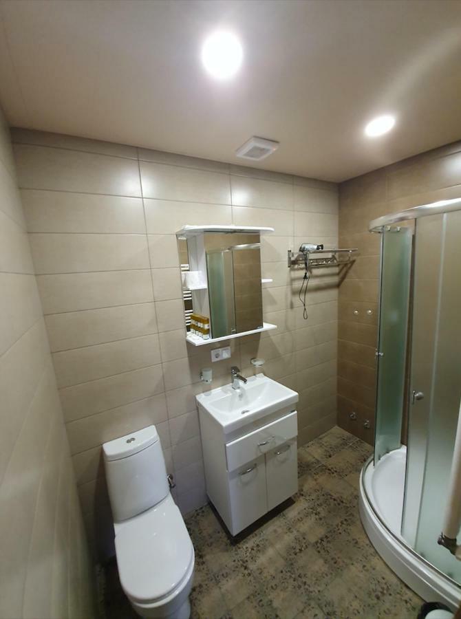 5 Rooms Near 300 Aragveli Metro Station Tbilisi Exteriér fotografie