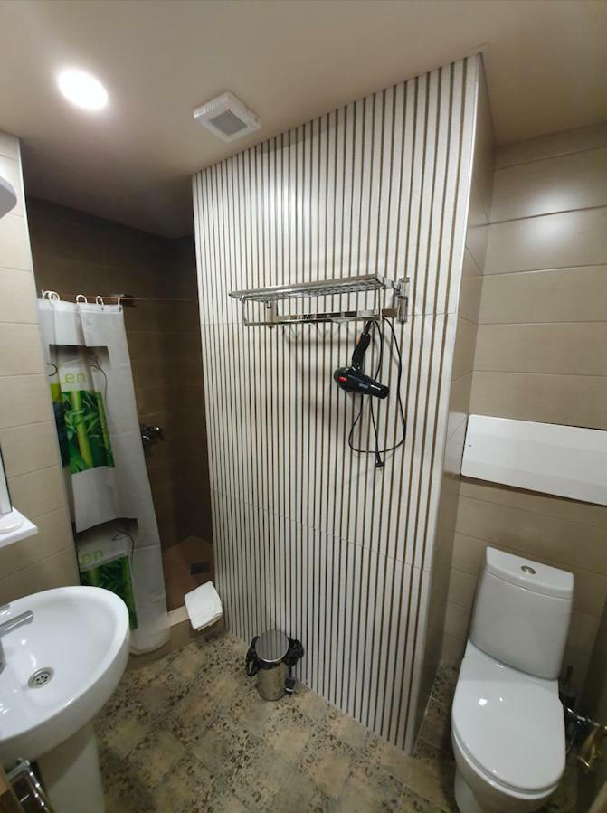 5 Rooms Near 300 Aragveli Metro Station Tbilisi Exteriér fotografie